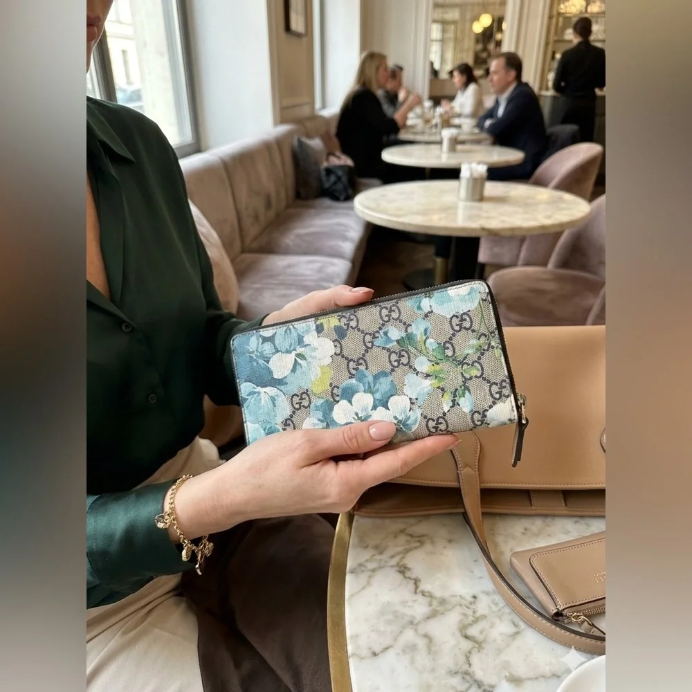 Gucci GG Bloom Long Zip Around Woman’s Wallet - Picture 2 of 8